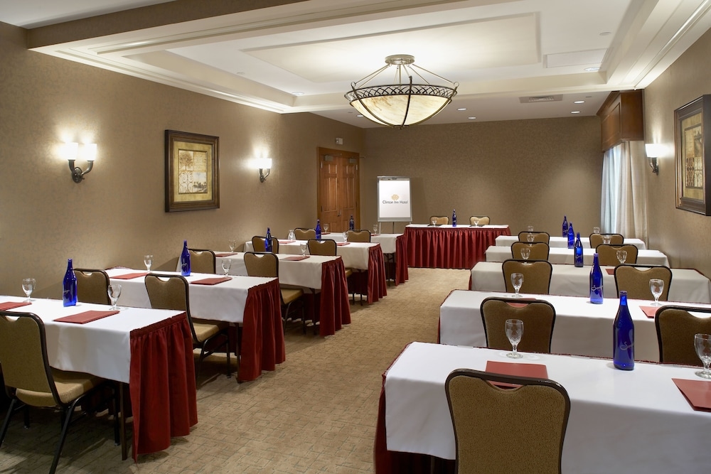 Foto de Clinton Inn Hotel & Event Center