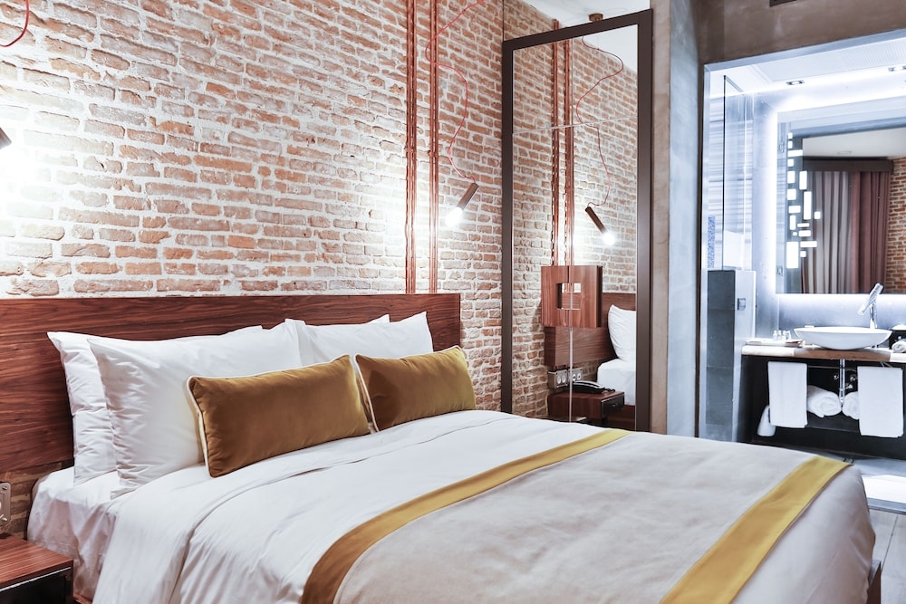 Hotel The Public