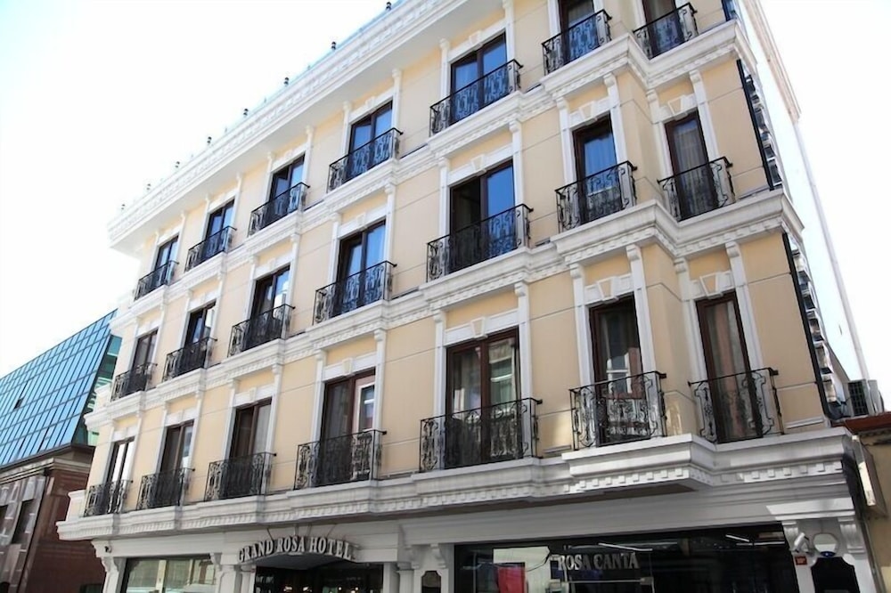 Grand Rosa Hotel