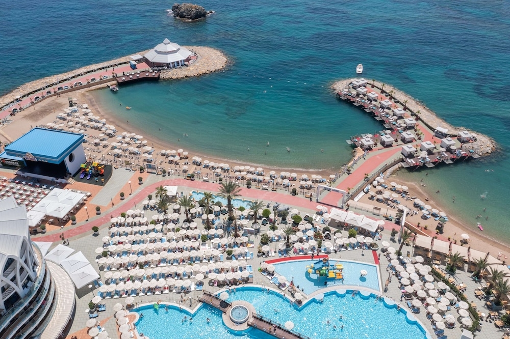 Foto de Granada Luxury Resort Okurcalar - All Inclusive