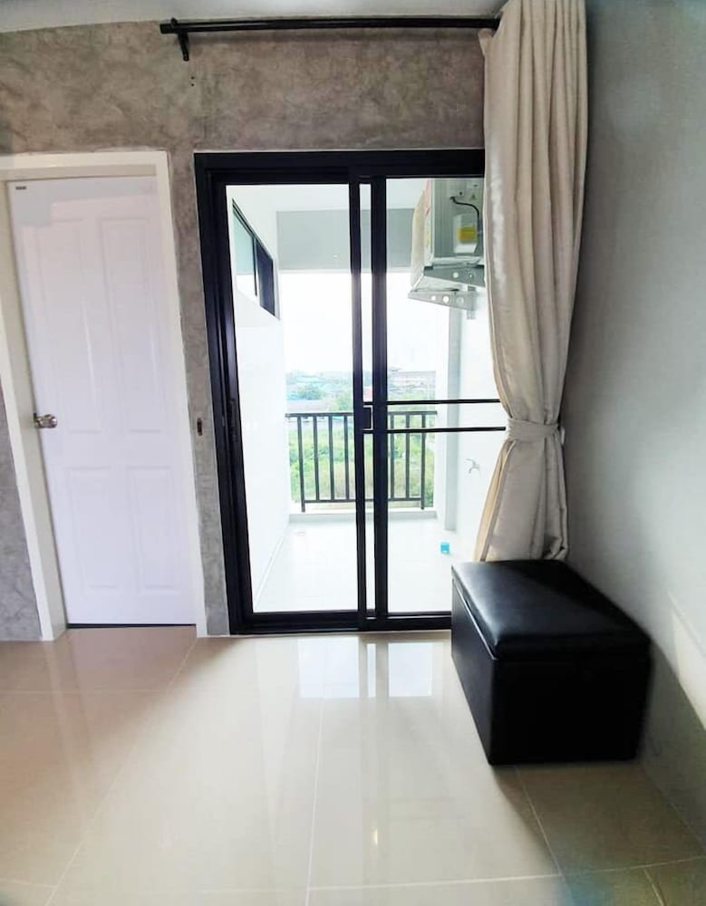 Foto de Samutsakorn Apartment