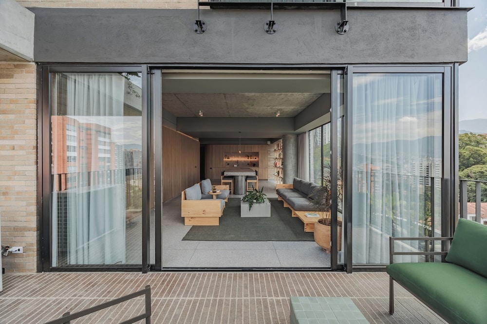 The Somos Loho Hotel, Poblado
