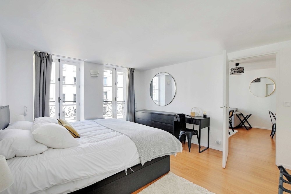 Foto de Elegant Apt - 1bdr/4p - Marais / Place des Vosges