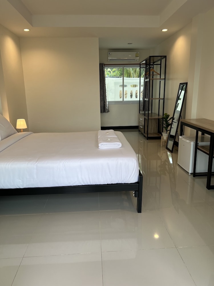 Foto de Ivory House Sriracha