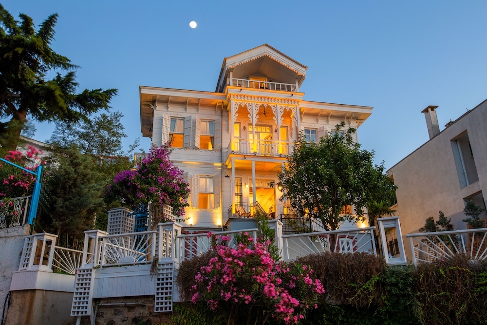 Mansion Milia