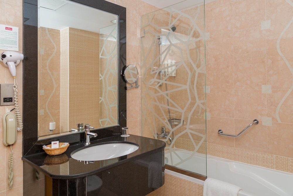 Foto de THE PARK HOTEL Formerly Al Jawhara Gardens