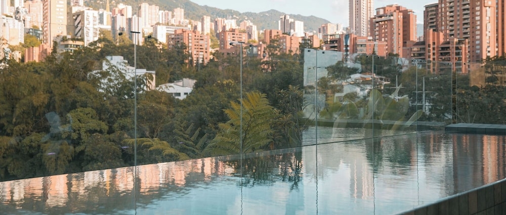 Selvario 36 Hotel, Poblado