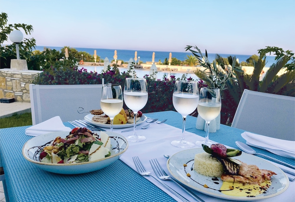 Foto de Grand Blue Beach Hotel