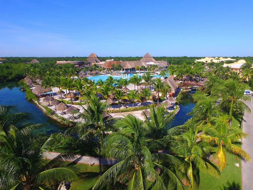 Grand Palladium Select White Sand Resort & Spa - All Inclusive