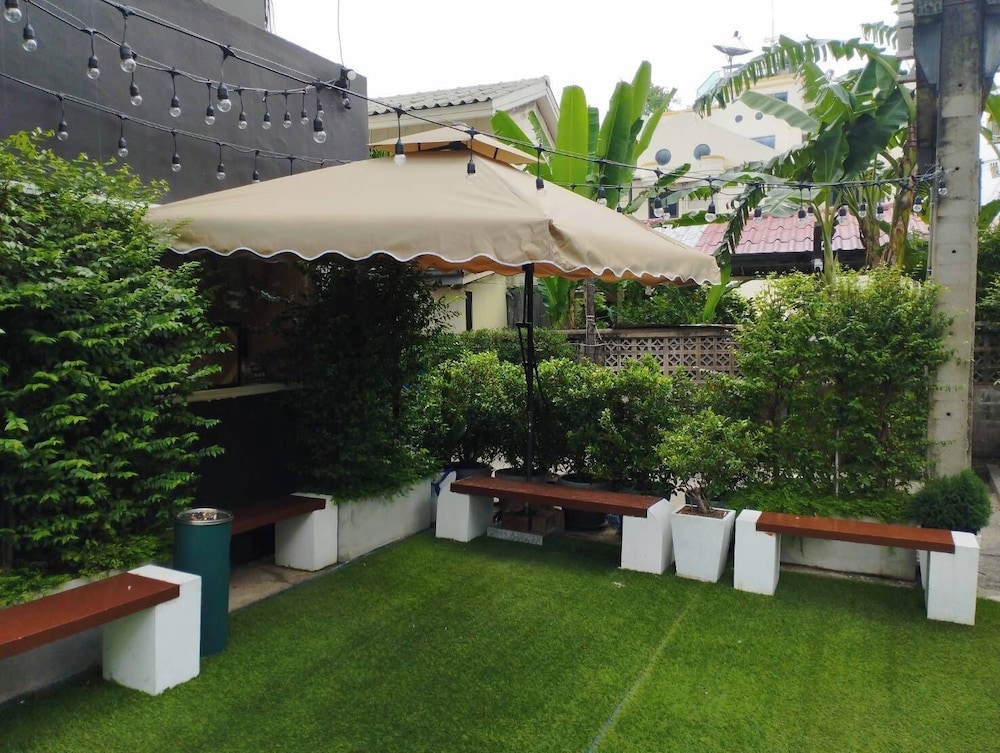 OYO 75446 Travis Inthamara 49, Bangkok