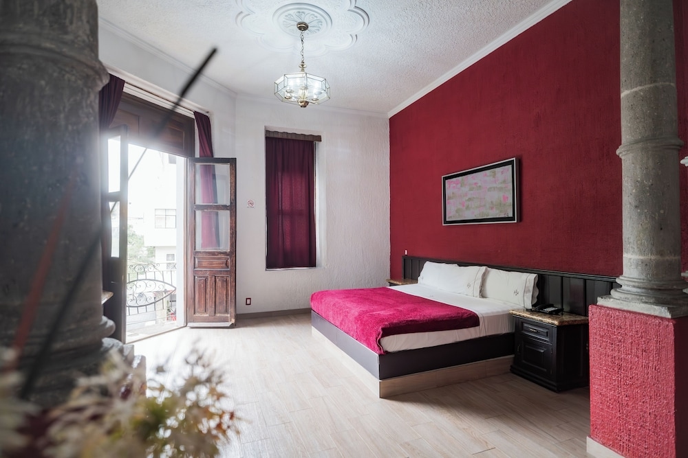 Hotel Don Quijote Plaza