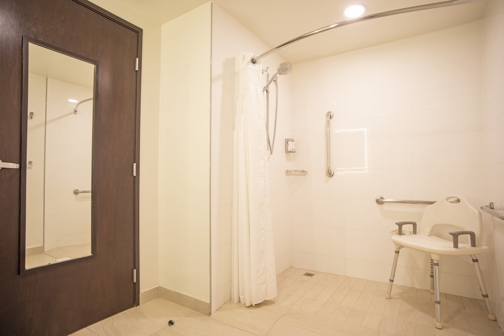 Foto de Holiday Inn Express Guadalajara Iteso by IHG