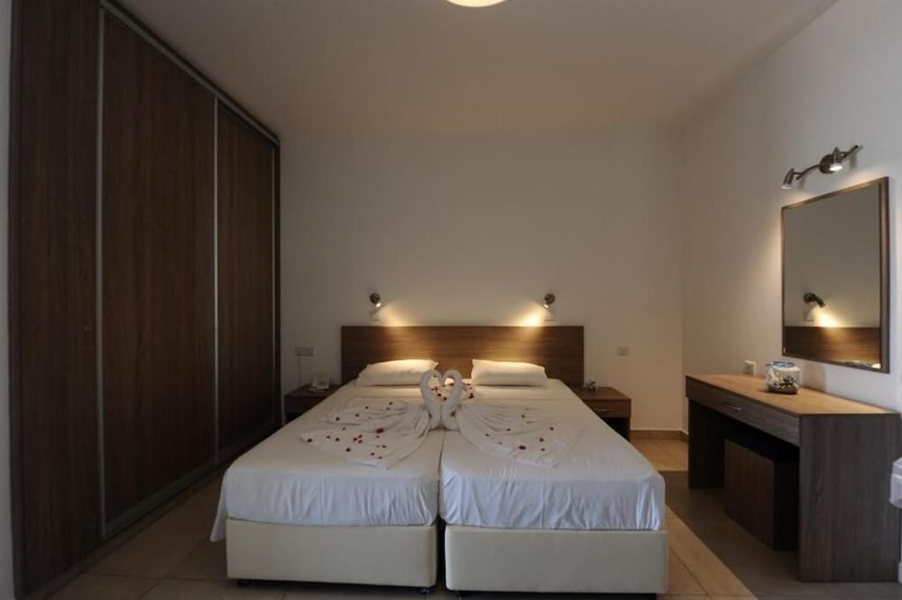 Foto de Cosmelenia Hotel Apartments