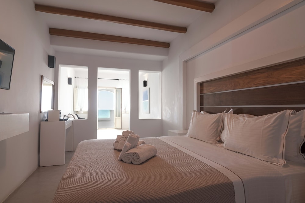 Foto de Apeiron Blue Santorini - Sustainable Adults Only 14+