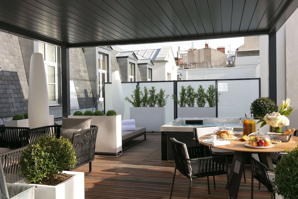 Foto de Niepce Paris Hotel, Curio Collection by Hilton