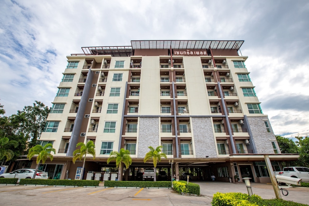Central place serviced apartment 1