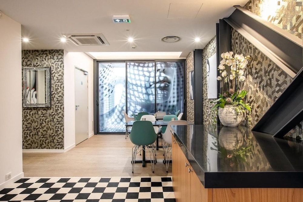 Villa Eiffel Mademoiselle