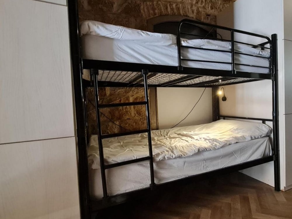 Foto de Capsule & Dormitory Space-X