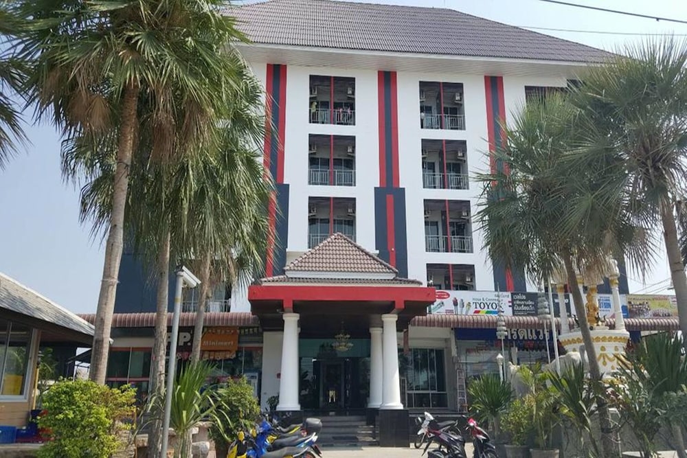 Thanarom Place
