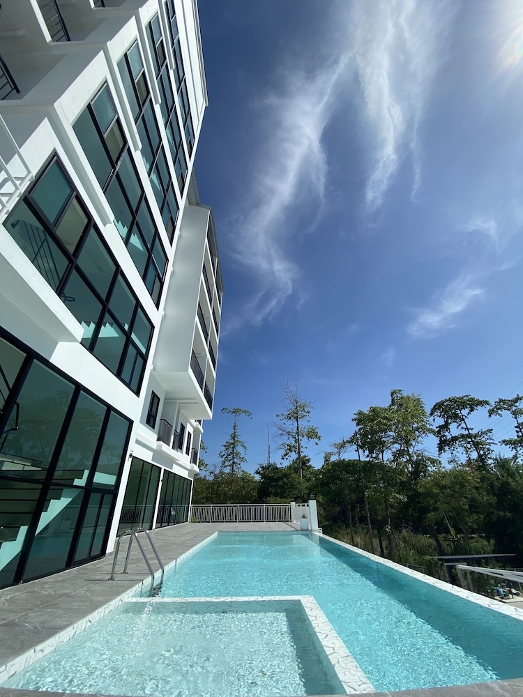 Foto de GEEN Hotel Chonburi