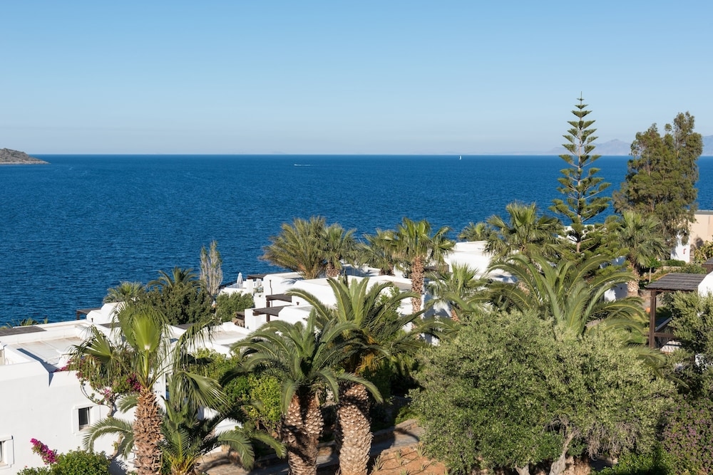 Foto de Aquila Elounda Village Resort, Suites & Spa