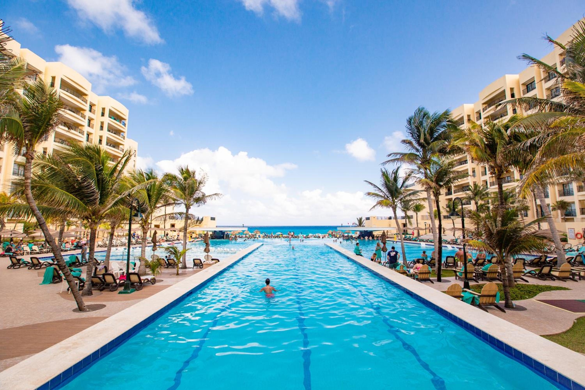 Holiday Inn Club Vacations The Royal Sands All Inclusive, Cancún