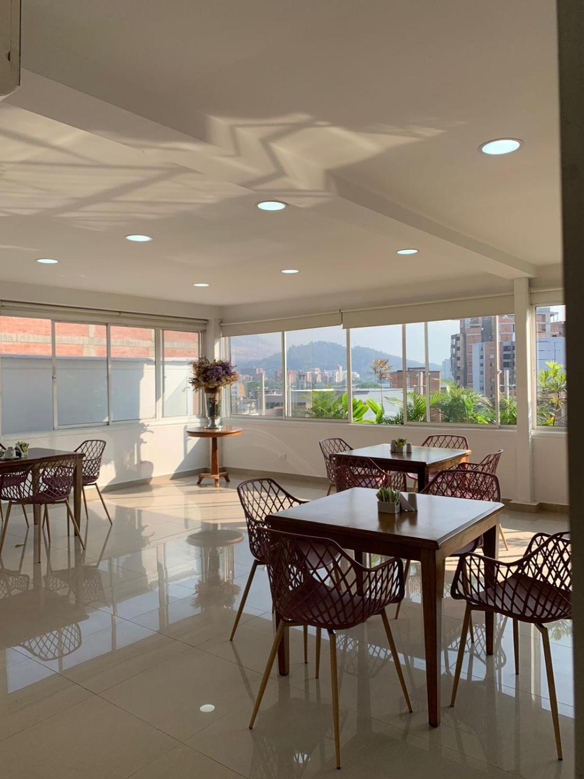 Hotel Suite Comfort, Laureles