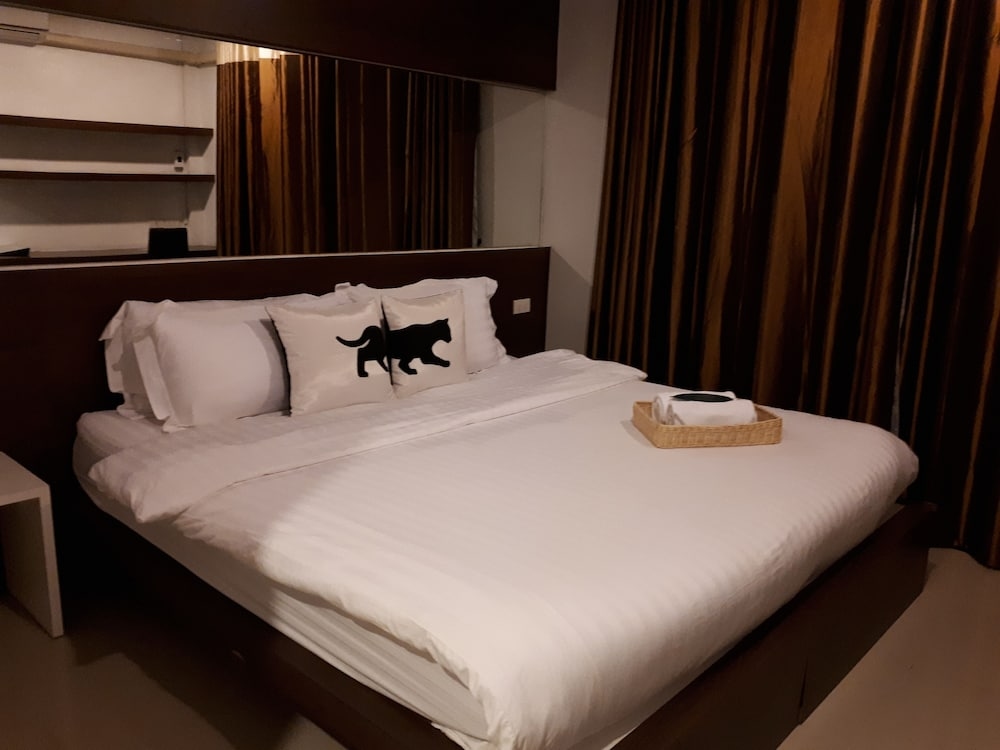 Foto de Bed by City Surawong-Patpong