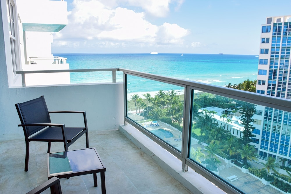 Foto de Seacoast Suites on Miami Beach