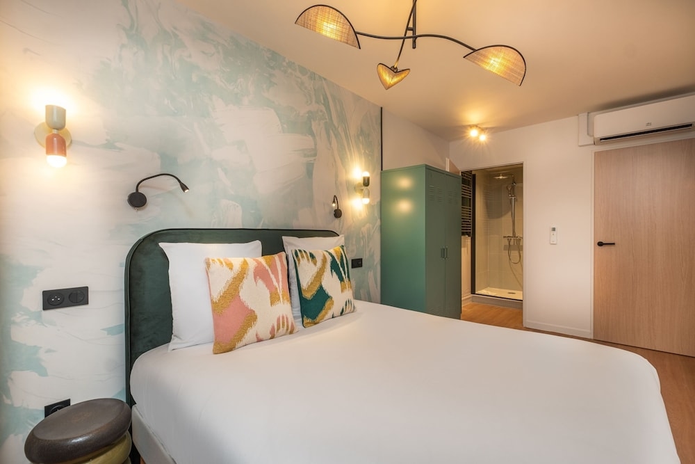 Montmartre Paris Suite, Paris
