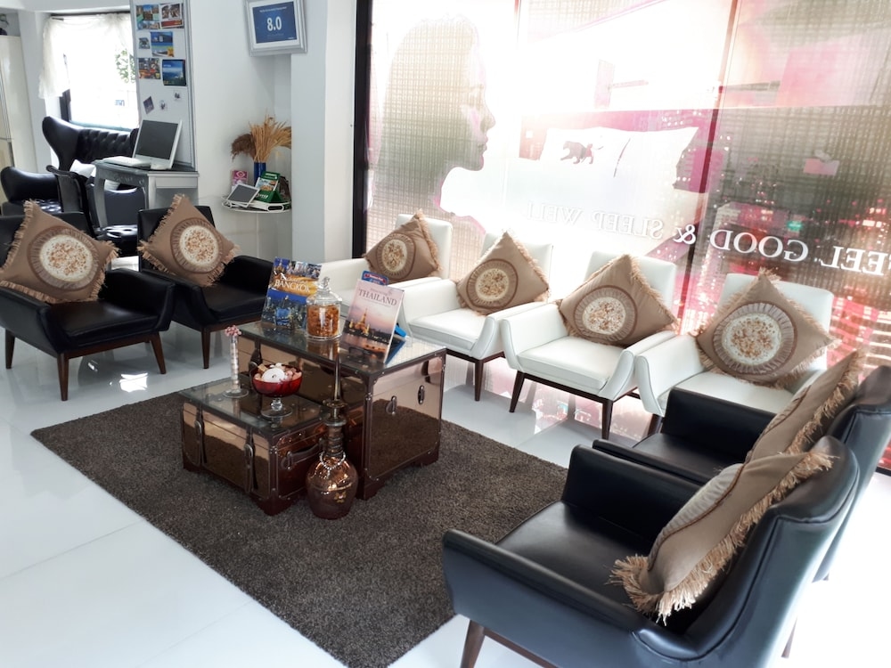 Foto de Bed by City Surawong-Patpong